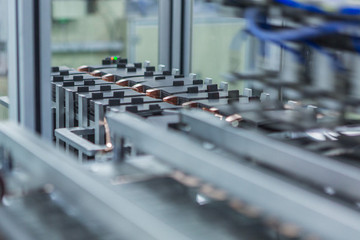 万通地产拟31.7亿元收购星恒电源78.28%股权