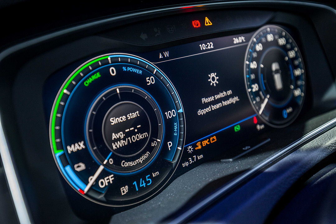 4.大眾進口汽車新e-Golf 配備可自定義式全液晶儀表(Active Info Display).jpg