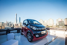 眾泰E200獲“中國大學生喜愛的新能源汽車獎”