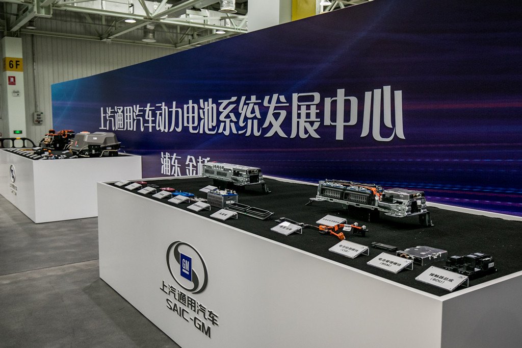 14.風(fēng)冷-輕混動電池組總成零件展示.jpg