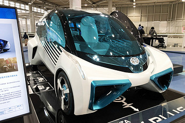 丰田建新工厂：两年后将有超过30000辆的氢燃料电池车在路上跑！