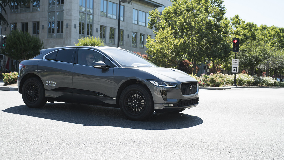 Waymo-Jaguar-I-Pace-a.jpg