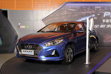 纯电续航75km/百公里油耗1.3L 北京现代索纳塔插电混动版18.98万元起售