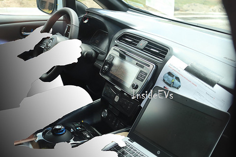 2018-nissan-leaf-spyshot-interior-1