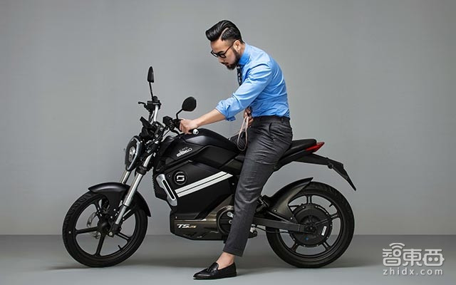 男人低頭640