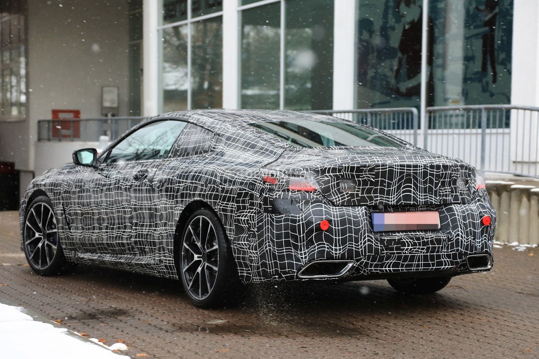 spyshots-2019-bmw-8-series_23.jpg