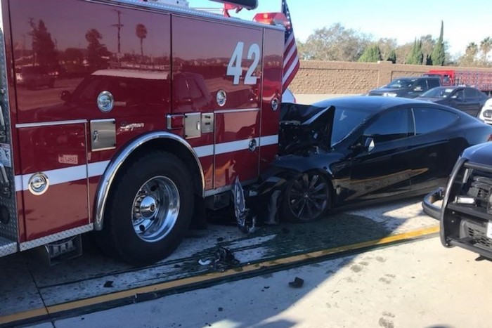 tesla-fire-truck-autopilot-1