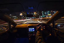 三菱也玩車燈，效果酷炫還能提高夜間行車安全性