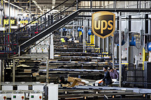 担心工人失业，美国卡车司机工会要求快递公司放弃无人驾驶