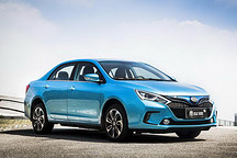 比亞迪秦EV300全方面體驗(yàn)篇 黑科技配置武裝到牙齒(二）