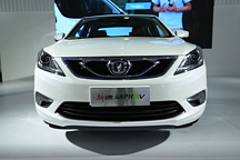 2017未來(lái)車展：新車搶先看之長(zhǎng)安新逸動(dòng)PHEV