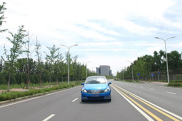 开着腾势翻山越岭 腾势400续航测试