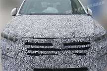 比亚迪神秘SUV内饰谍照再曝，方向盘写“宋”，飞机式档把很运动