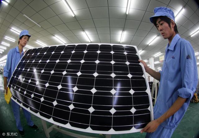 新能源汽車電池壽命大概在6年，更換一塊電池的費(fèi)用在多少？