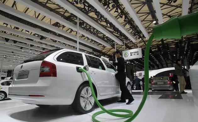 油電混合的車，電池多久就要更換一次？大概需要多少錢呢？