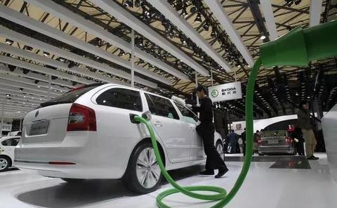 油电混合的车，电池多久就要更换一次？大概需要多少钱呢？