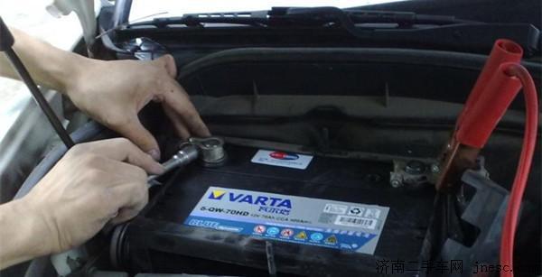 對于電動汽車來說，有了電池還需要電瓶嗎？