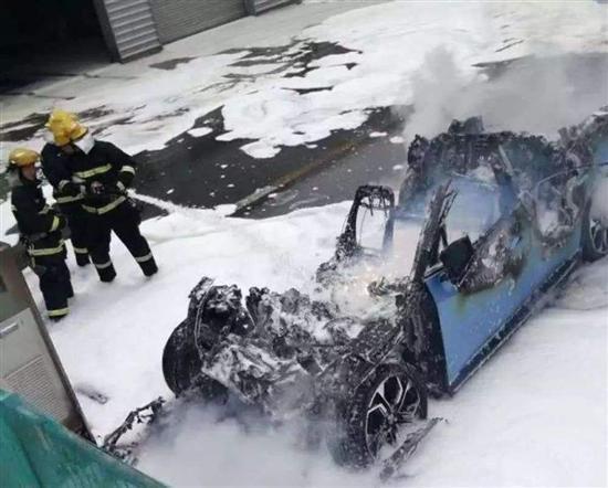 純電汽車自燃事件半年發生18起，插電混動車是不是要更安全？