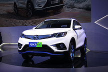 東南DX3 EV亮相北京車展 最大續(xù)航里程300km