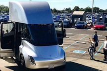 特斯拉電動卡車Semi實車照片曝光