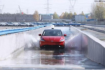 电动汽车能不能涉水？