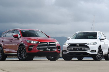 纯电动汽车的加速性能由三电系统的哪部分决定？