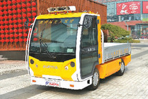 青岛澳柯玛发布无人驾驶车