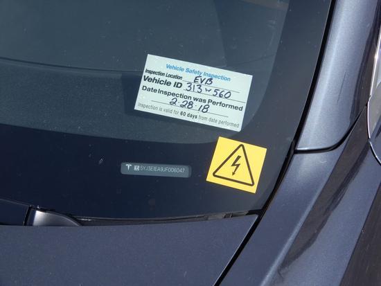 眾車企對特斯拉興趣濃 一輛Model 3現(xiàn)身福特園區(qū)
