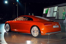 三年残值不到3折 新能源二手车价格堪比大白菜？