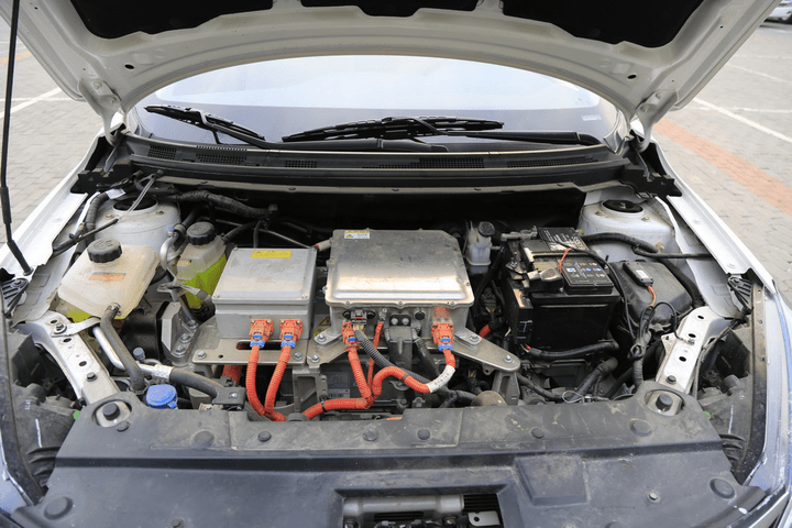 选车还得讲实用 大空间——东风风神e70静态解析