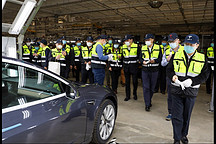 国务院复工复产调研上海工作组高度赞扬特斯拉上海超级工厂