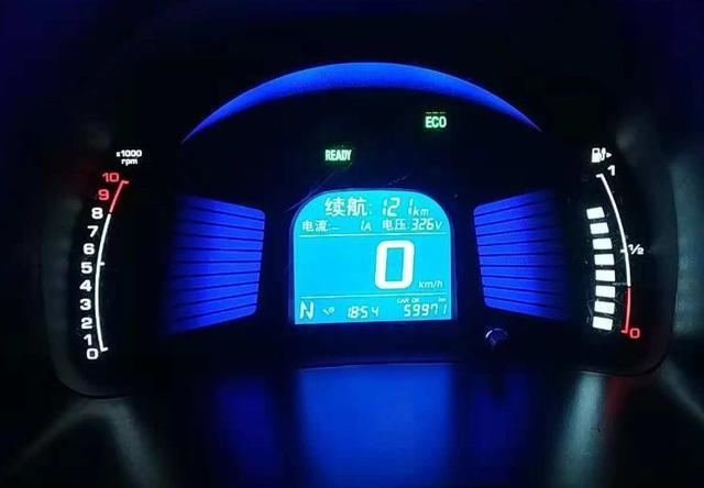 電動(dòng)汽車(chē)?yán)纤緳C(jī)｜買(mǎi)倆電車(chē)跑滴滴