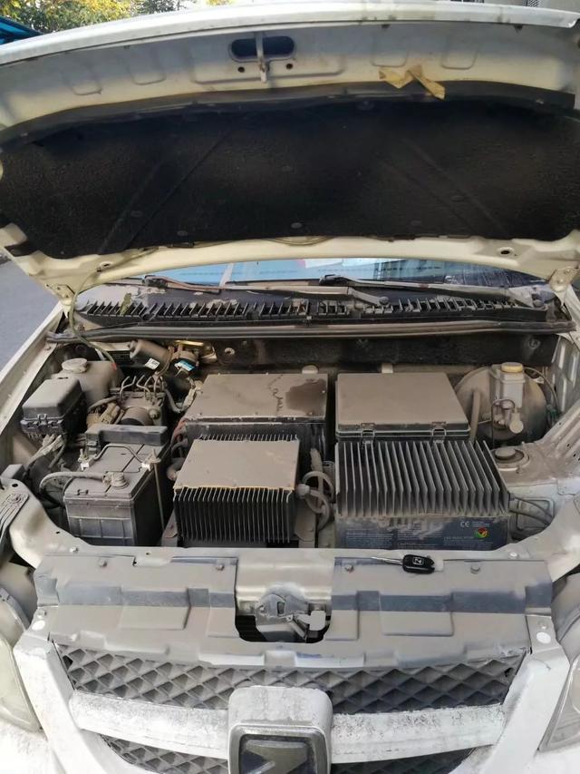 電動汽車?yán)纤緳C-2010年的電動車，零件除了電池幾乎全換過