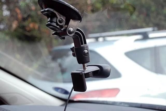 把一輛電動汽車賣到歐洲需要幾步？