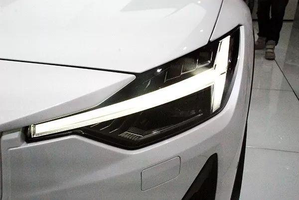 Polestar 2首秀，全面抗擊特斯拉Model 3
