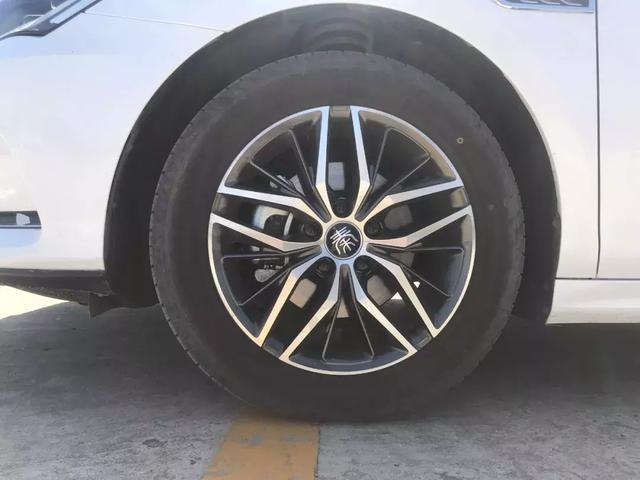 試駕比亞迪秦Pro EV超能版：離性能神車還差什么？