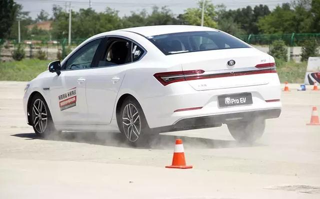 試駕比亞迪秦Pro EV超能版：離性能神車還差什么？