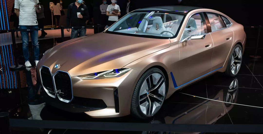寶馬答問：i4如何PK特斯拉Model 3