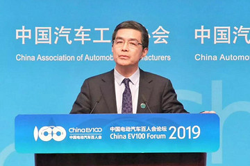 欧阳明高：除了电动化，2025年还有一个拐点