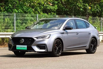 名爵6 PHEV：降維打擊燃油運動車型