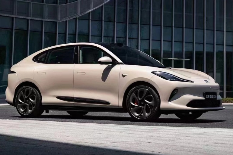 智己LS6单日锁单超1600台,新车型受市场热捧