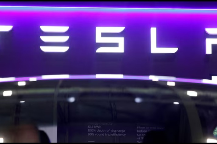 特斯拉自动驾驶出租车即将亮相：未来出行新体验