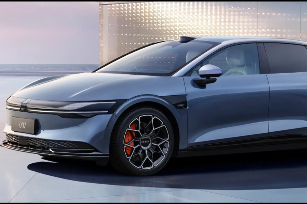 极氪007 OS 6.2系统开始推送 增智能安全功能