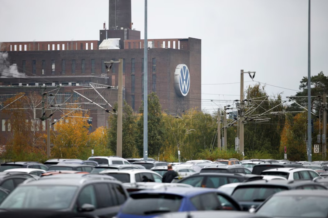 大众汽车面临罢工威胁，工会要求排除关闭工厂可能性。