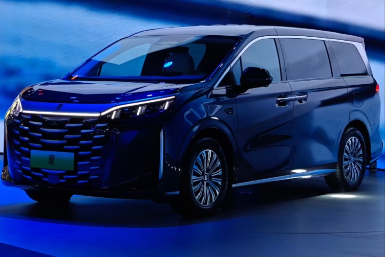 比亚迪夏MPV内饰全球首发，豪华配置30万起，明年上市