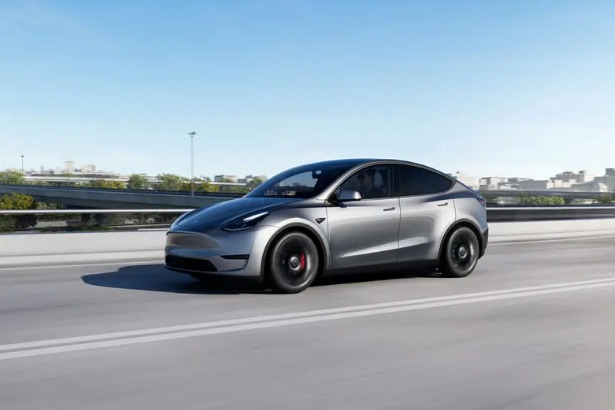 特斯拉国内车主迎更新：电池预热、充电口加热功能升级