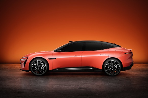 阿维塔06亮相：搭载激光雷达的中型轿车设计曝光