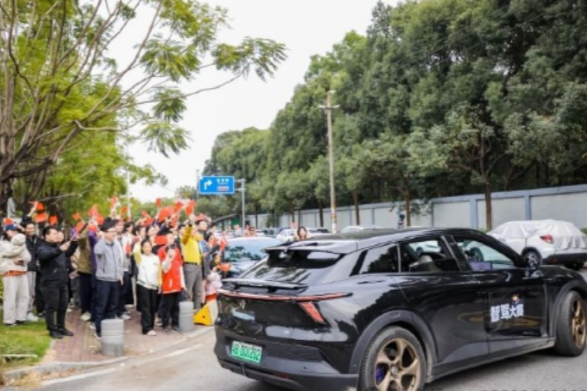 極越車主的“最后”應援：Simo,我們一直都在！