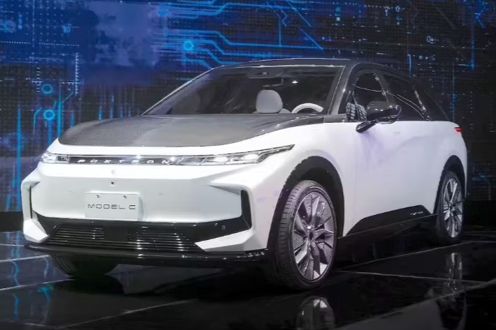 富士康拟生产四款电动汽车，两款来自日本品牌