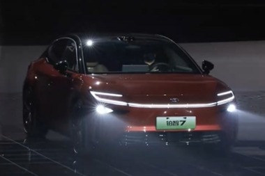 16.18万起！高阶智驾+双腔空悬+华为鸿蒙座舱一次配齐，铂智7用“全系20万内”给纯电市场上了一课